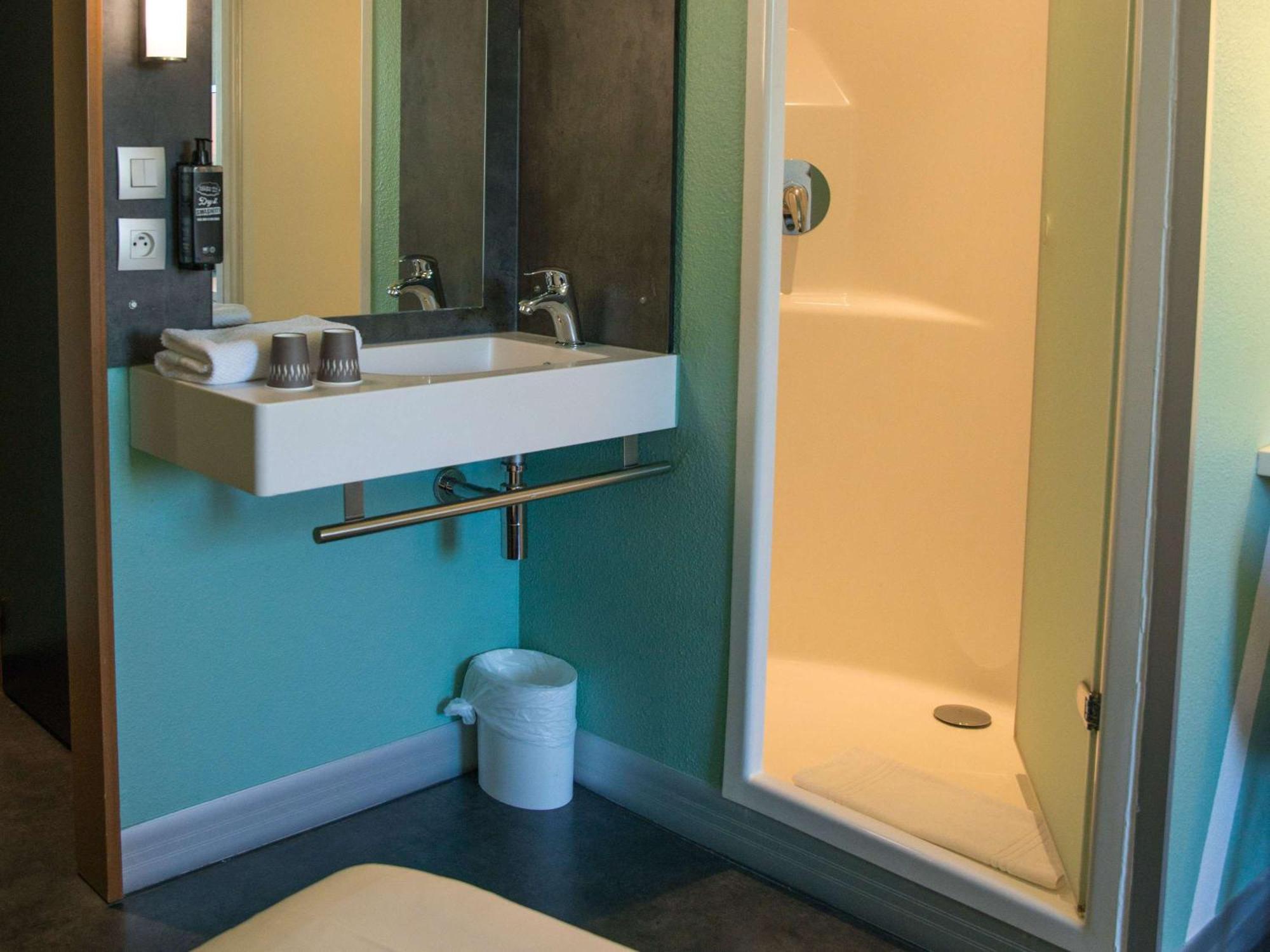 Ibis Budget Porte De Geneve 2*